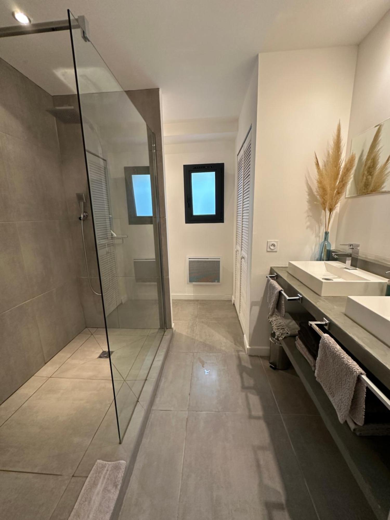 Maison Contemporaine Avec Piscine Privee Chauffee, Entre Plages Et Provence, Borne 11 Kw Istres Εξωτερικό φωτογραφία