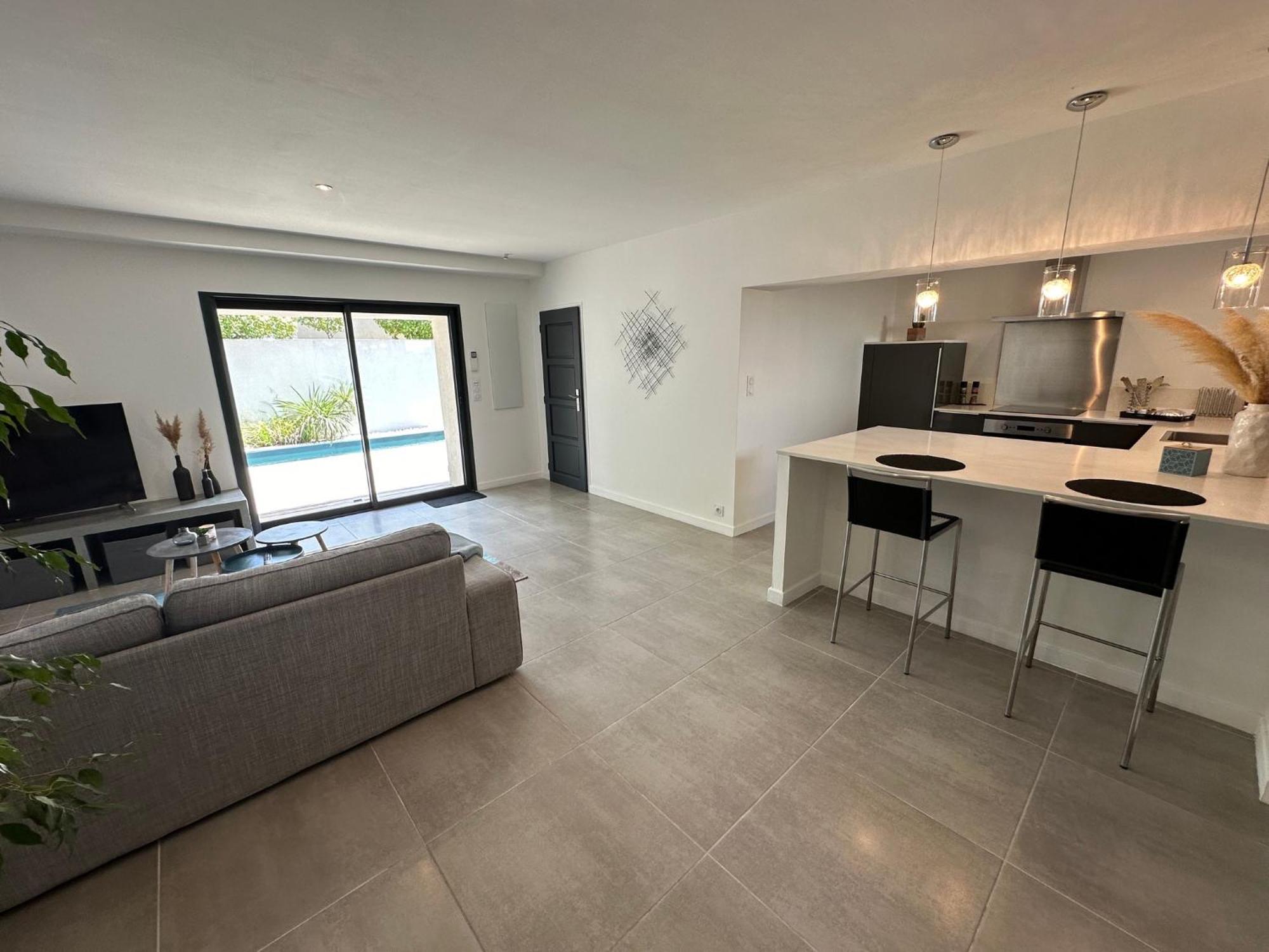 Maison Contemporaine Avec Piscine Privee Chauffee, Entre Plages Et Provence, Borne 11 Kw Istres Εξωτερικό φωτογραφία